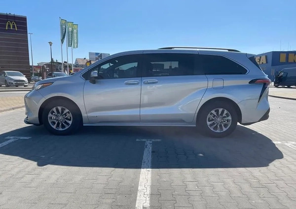 Toyota Sienna cena 209400 przebieg: 16990, rok produkcji 2021 z Narol małe 436